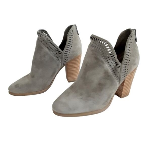 Vince Camuto Fileana Gray Suede Ankle Booties Lazer Cut Womens 6.5 Fall Boots - Picture 1 of 15